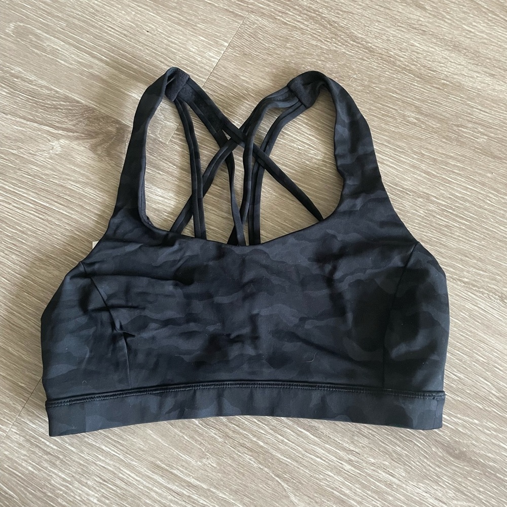 black camo lululemon sports bra